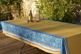 Ramatuelle linear curry Jacquard tablecloth